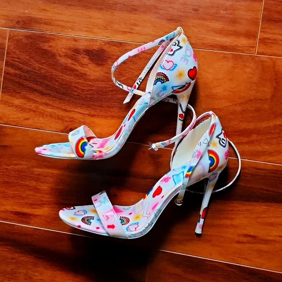 ALDO Rainbow Graphic Pumps - Picture 4 of 7
